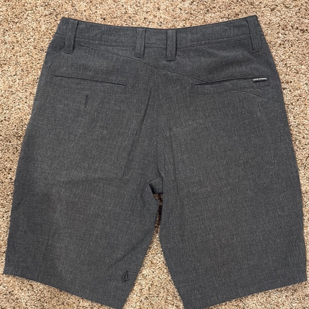 Volcom Gray Flat Front Shorts Tailored for Business Casual - Picture 3 of 4